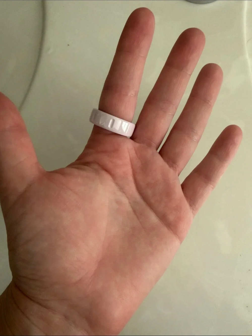 Oura Ring 4 - Ceramic in Petal Pink